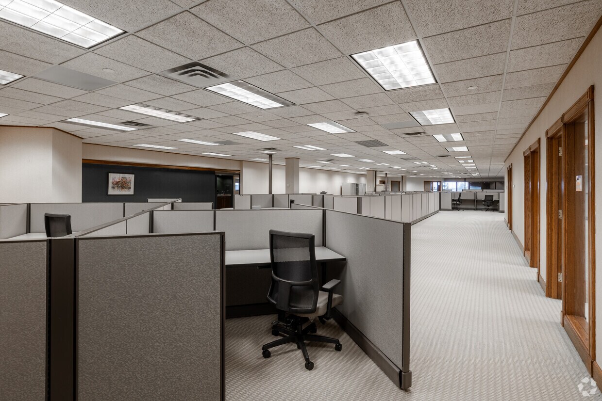 700 & 734 S. Waverly Rd, Holland, MI — interior